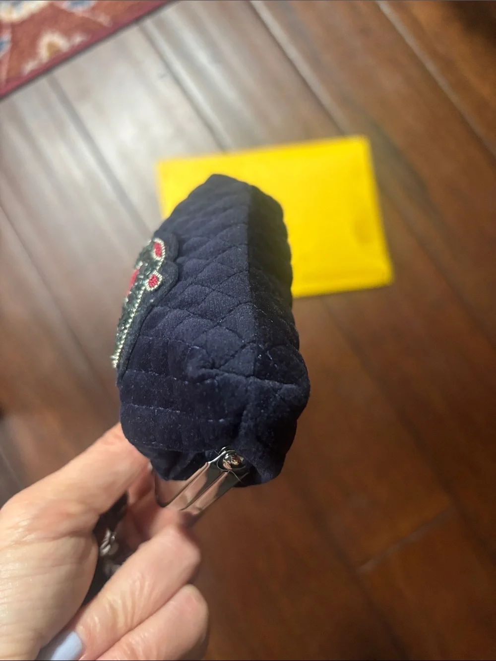 VERA BRADLEY ICONIC KISSLOCK COIN PURSE CLASSIC NAVY VELVET 2018 NWT BEADED NEW - Picture 12 of 13
